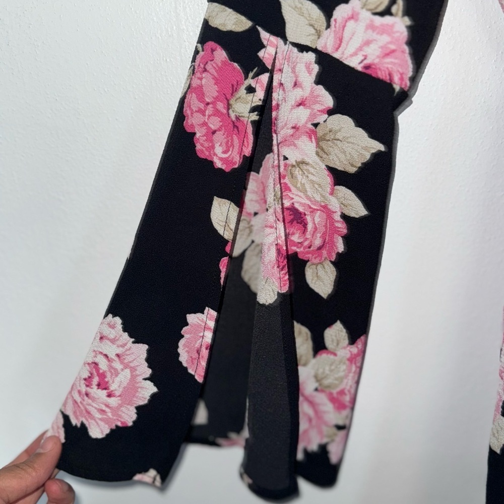 Lily Rose Shorts Romper - Picture 3 of 3